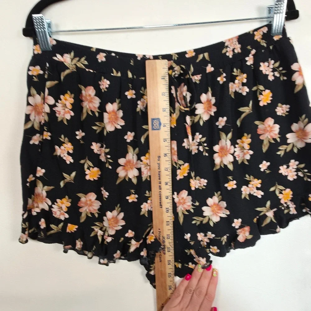 American Eagle Shorts Womens L Black Floral Boho Cottagecore Romantic‎ Festival
